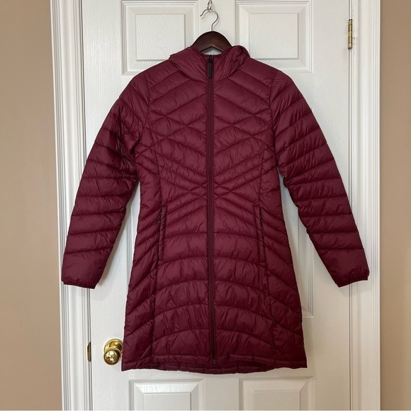 [BNWOT] Lolë Long Lightweight Down Puffer Shell Jacket Burgundy - Size XS - Picture 3 of 16